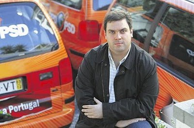 Primeiro pol�tico gay a casar � de direita e chegou a liderar a JSD