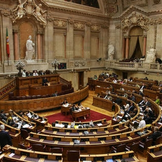  Ao escolher manter na lei esta discrimina��o, o Parlamento demonstra que s� pode ter orgulho na ignor�ncia e no preconceito.